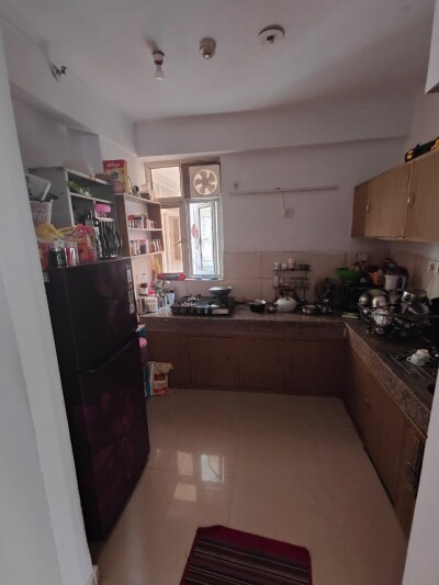 3 Bhk semi furnished in Noida Extension near gaur city mall-6