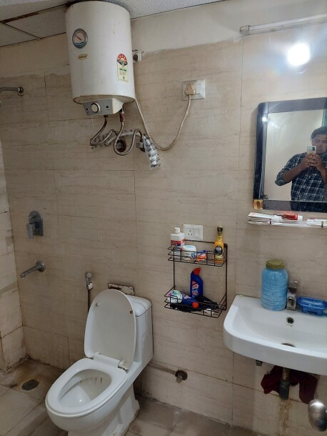 3bhk Fully furnished flat for rent sector 77  Available  in Royal city max-9