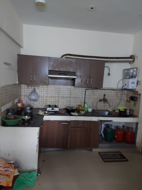 3bhk Fully furnished flat for rent sector 77  Available  in Royal city max-7