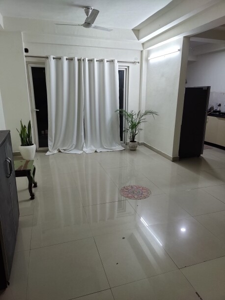Airy 3bhk flat with attached balcony and separate personal bathroom for working female in Noida sector 75.-2