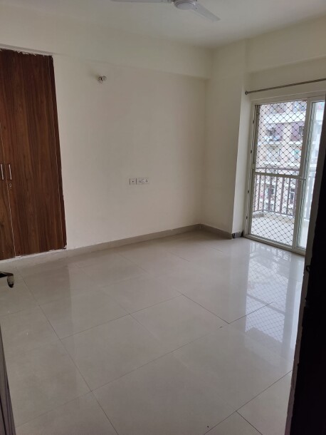 Airy 3bhk flat with attached balcony and separate personal bathroom for working female in Noida sector 75.-3