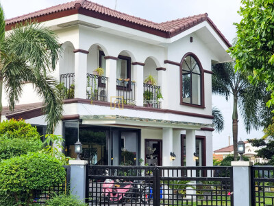 Elegant Mediterranean High Ceiling House and Lot with Wide Open Space Garden Area-14