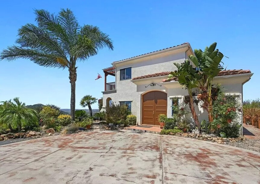 3810 Foxglove Ln, Fallbrook, CA 92028-1