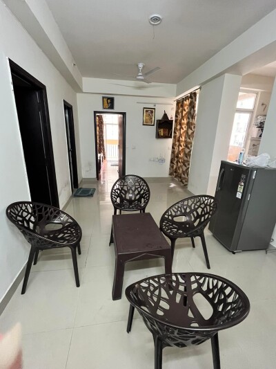 2 BHK apartment available in Gaur City 2 ,Noida