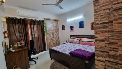 Looking for a Female flatmate in a 3bhk  flat in Noida Hyde Park, Sector 78 #guesthouses
