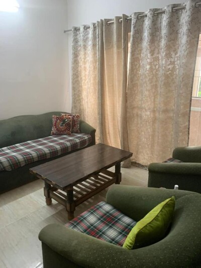 Looking for a Female flatmate in a 3bhk  flat in Noida Hyde Park, Sector 78 #guesthouses