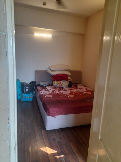 1bhk flat paras tierea Noida