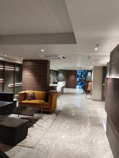 3bhksemi-furnished flat available in Noida extension