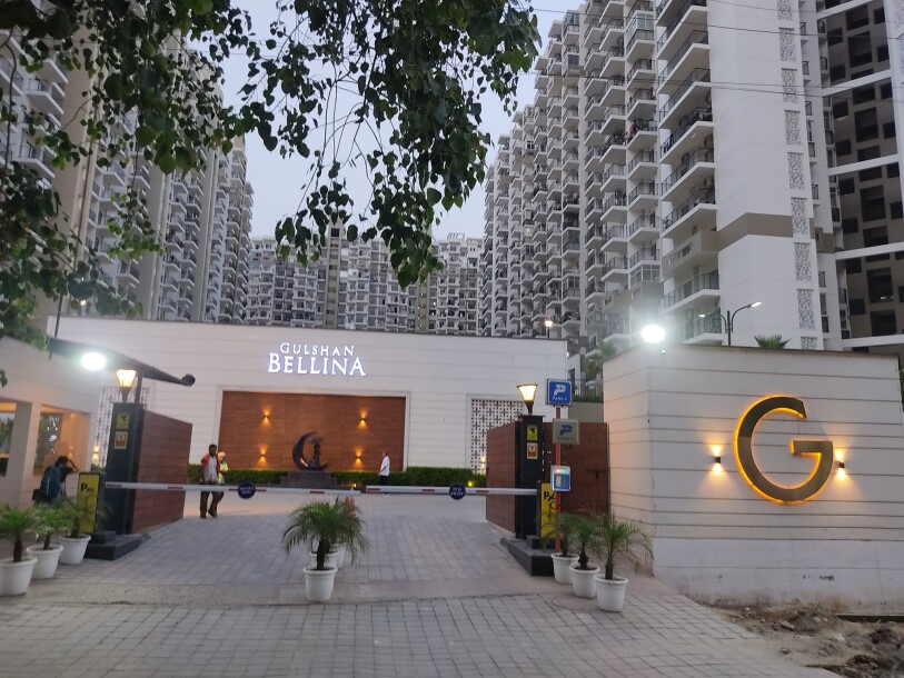 3bhksemi-furnished flat available in Noida extension-1