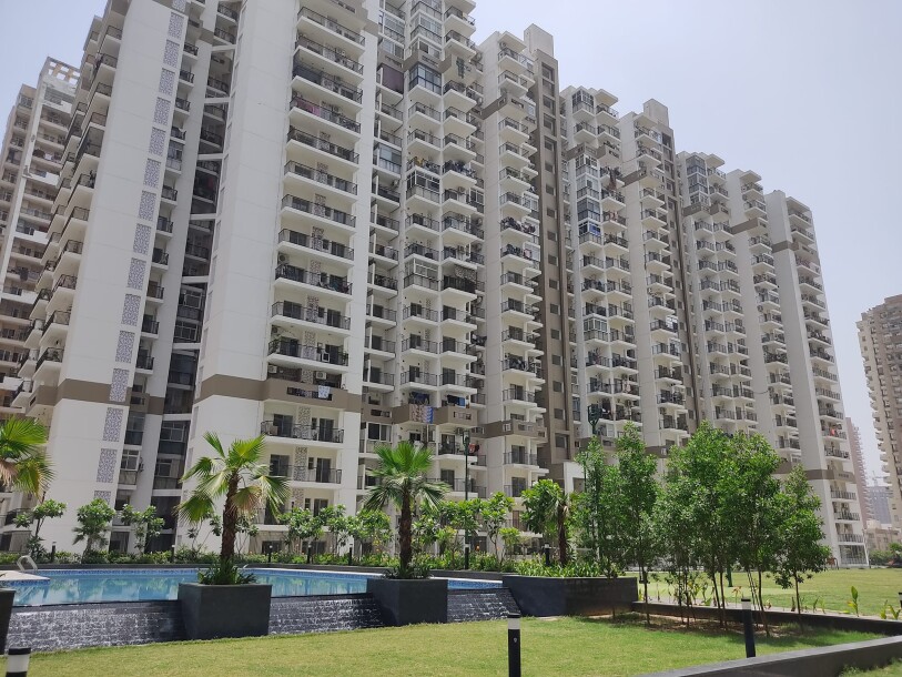 3bhksemi-furnished flat available in Noida extension-2
