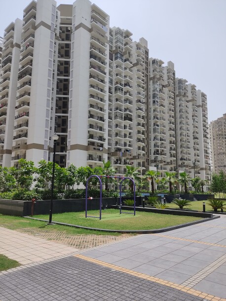 3bhksemi-furnished flat available in Noida extension-10