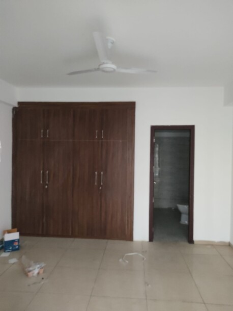3bhksemi-furnished flat available in Noida extension-6
