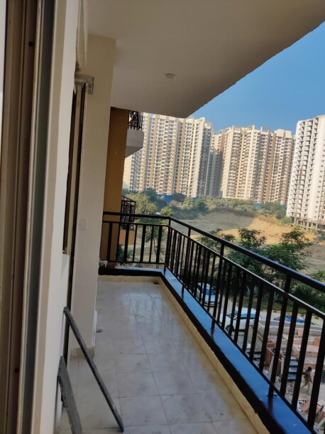 3 bhk semi furnished flat in Noida extension-13