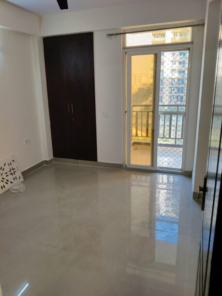 3 bhk semi furnished flat in Noida extension-3