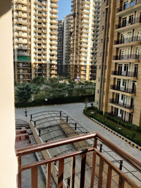 3 bhk semi furnished flat in Noida extension-12