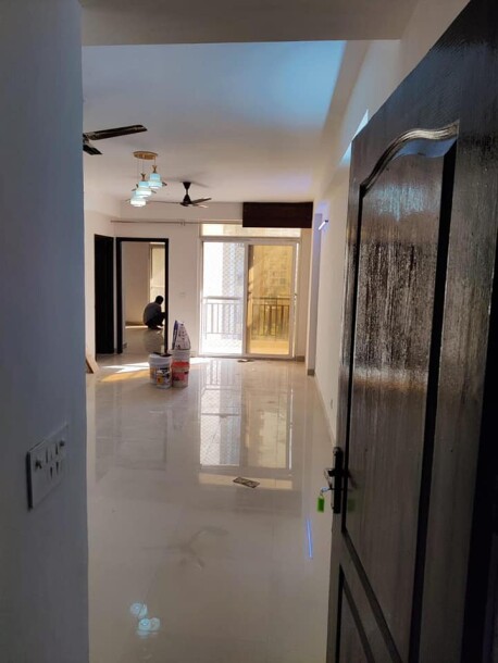3 bhk semi furnished flat in Noida extension-2