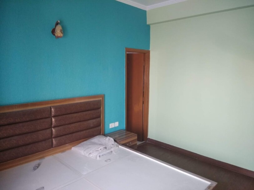2 bhk fully furnished flat  Sector 77 Antriksh golf v-1