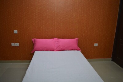 Room sector 75 Golf city plot 11