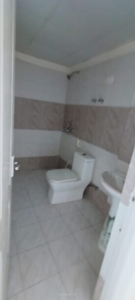 3 bhk semi furnished flat Sector 75 white house-8