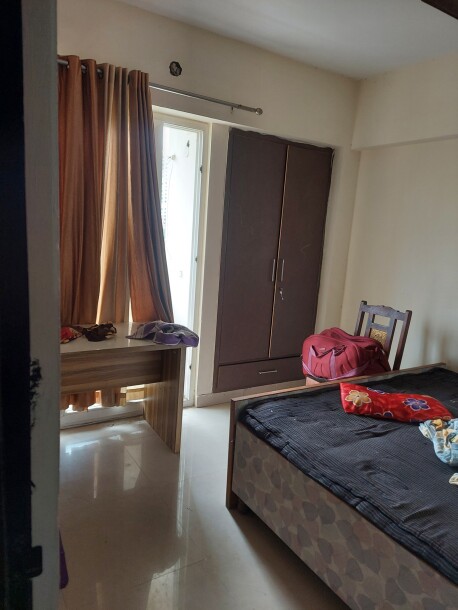 3bhk Fully furnished flat for rent sector 77  Available  in Royal city max-3