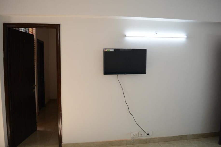 4 BHK FLAT  Fully furnished Apartment Sector 75 golf city plot 10-1
