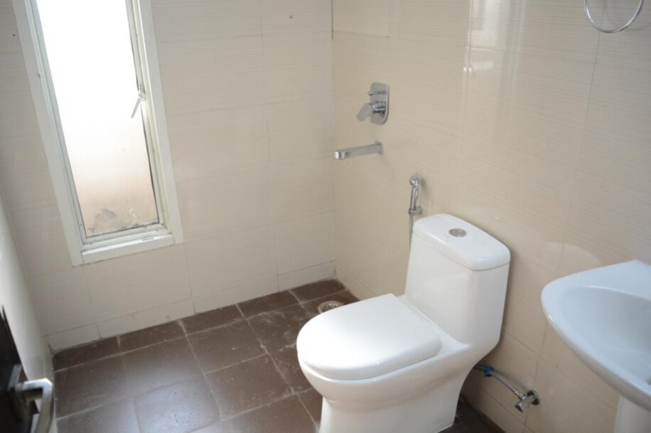 4 BHK FLAT  Fully furnished Apartment Sector 75 golf city plot 10-11