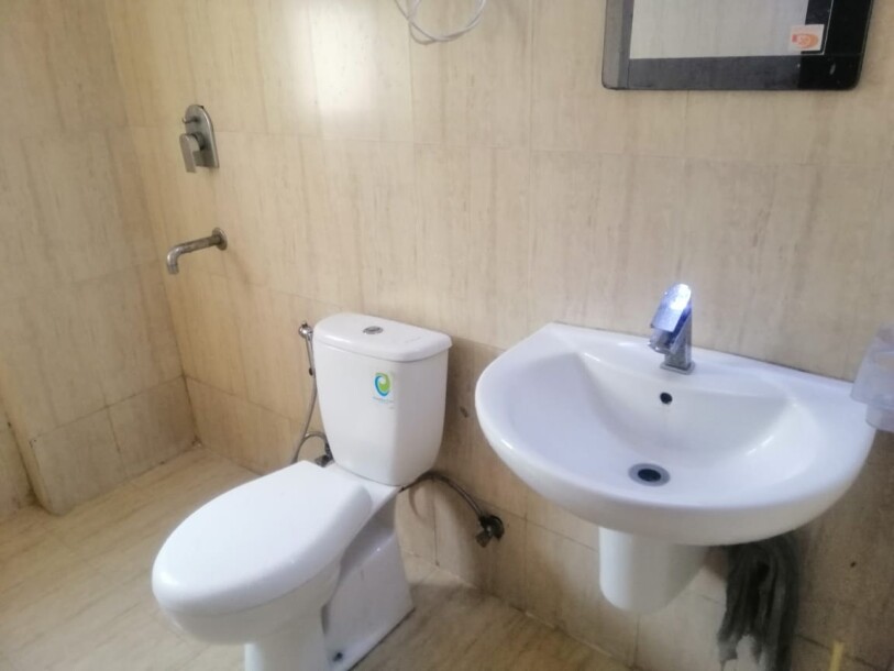4 BHK FLAT  Fully furnished Apartment Sector 75 golf city plot 10-13