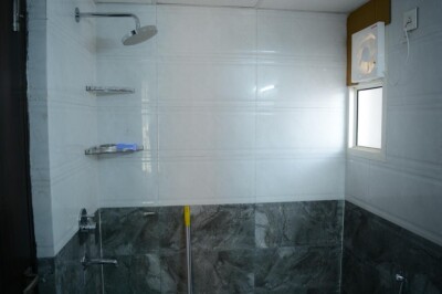 4 BHK FLAT  Fully furnished Apartment Sector 75 golf city plot 10