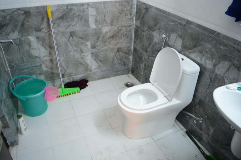 4 BHK FLAT  Fully furnished Apartment Sector 75 golf city plot 10-14