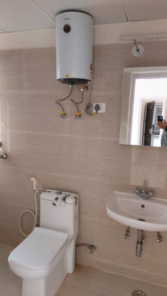 4 bhk semi furnished flat-9