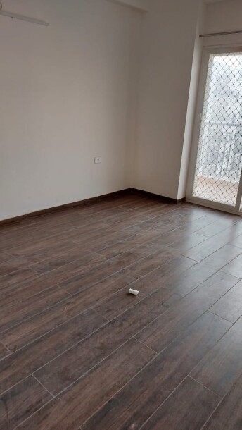 4 bhk semi furnished flat-5