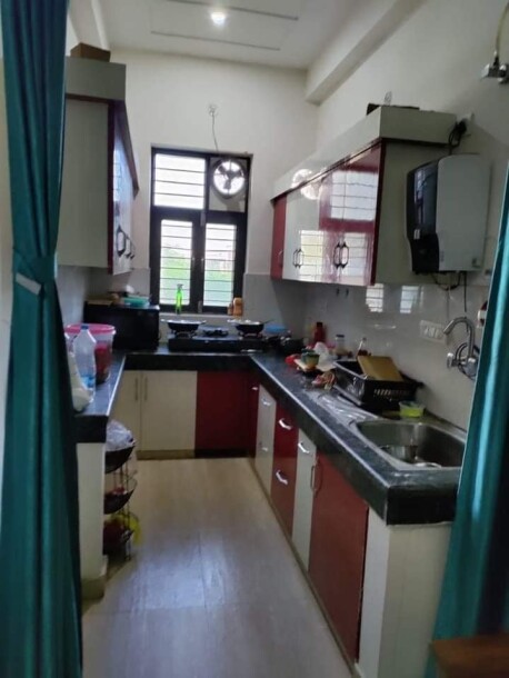 2 BHk In Noida Sector 11-1