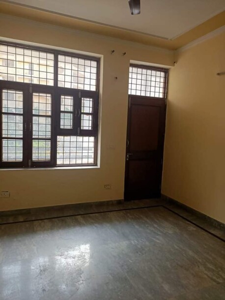 2 BHk In Noida Sector 11-3