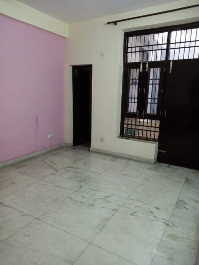 2 BHk In Noida Sector 11