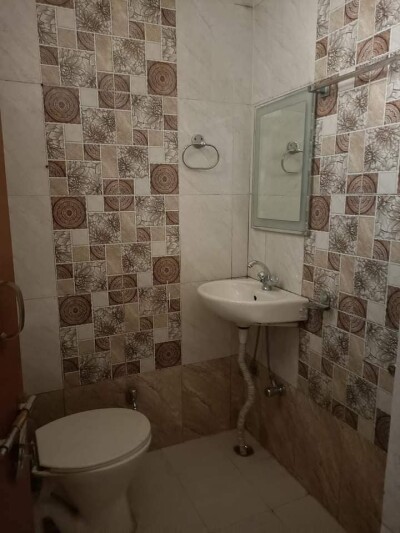2 BHk In Noida Sector 11
