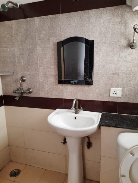 The Grand Ajnara Heritage 2bhk+1 in Noida-9