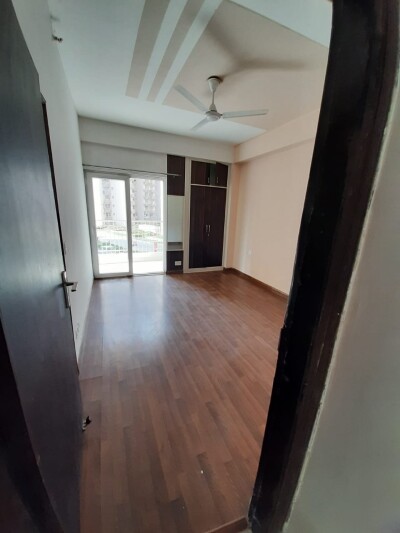 The Grand Ajnara Heritage 2bhk+1 in Noida